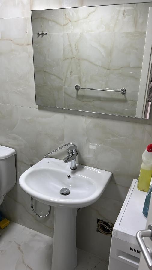 Hq Apartment In Center Tirana Exteriör bild