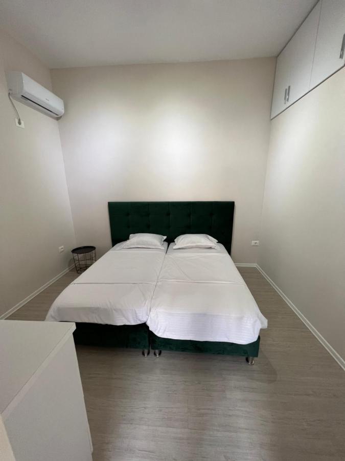 Hq Apartment In Center Tirana Exteriör bild