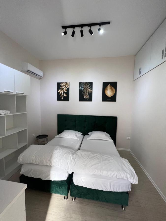 Hq Apartment In Center Tirana Exteriör bild