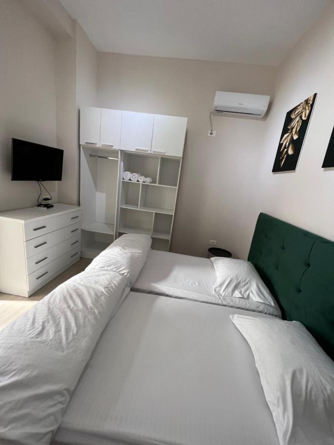 Hq Apartment In Center Tirana Exteriör bild