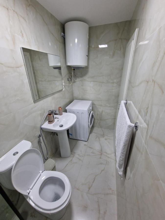 Hq Apartment In Center Tirana Exteriör bild