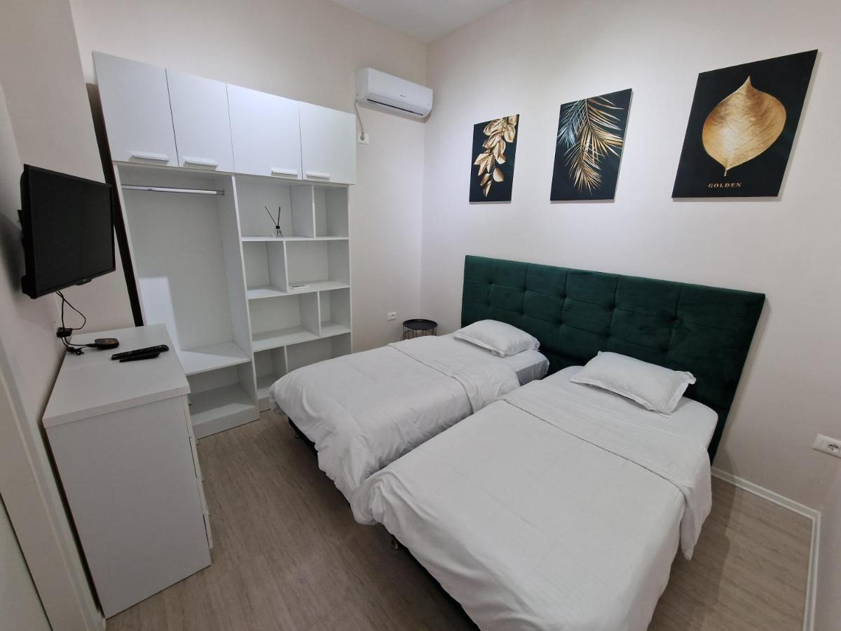 Hq Apartment In Center Tirana Exteriör bild